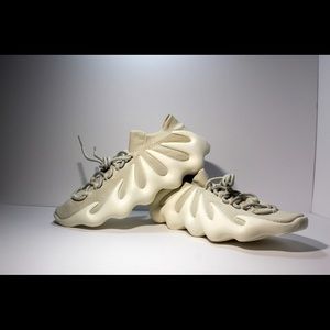 Yeezy 450 Cloud White *DEAD STOCK*